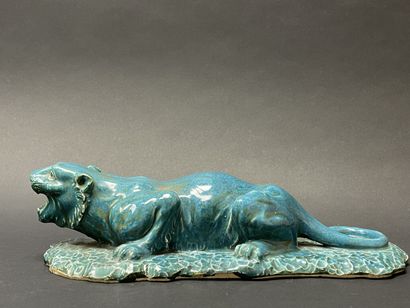 PRIMAVERA. 
Ceramic lioness, signed. 
9 x...