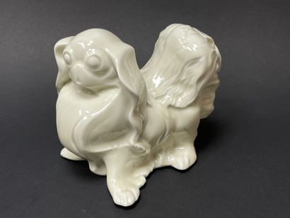 Compagnie des Arts Français. 
Chien Pékinois...