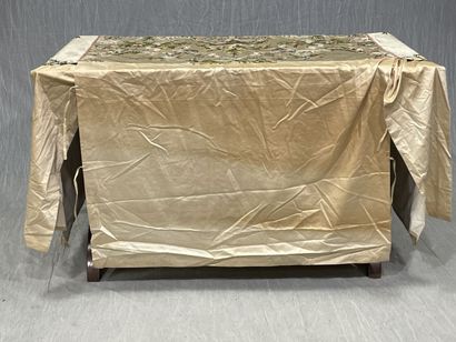 Table or altar top in embroidered silk. 
19th...