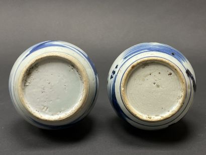 Pair of porcelain vases
Indochine for the...