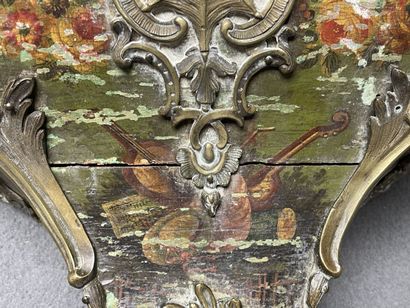 Wooden sconce with Martin varnish decoration...