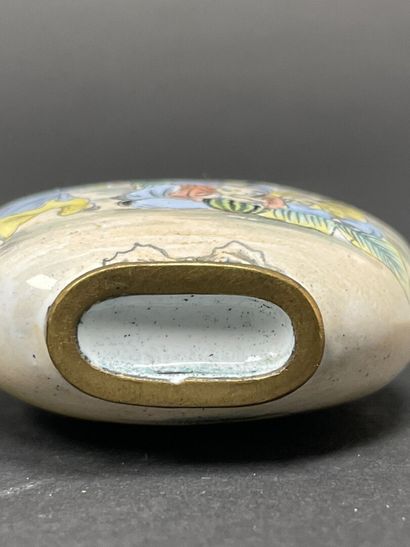 CHINA Set of four snuffboxes and an inkwell...