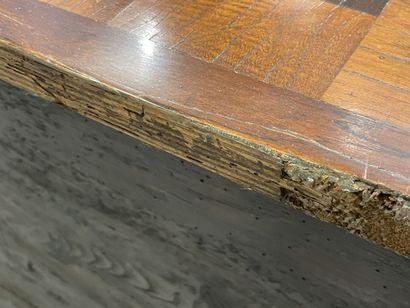 Rosewood-fringed chest of drawers, opening...