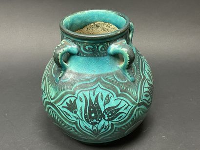 Raoul LACHENAL (1885-1956). 
Vase boule à...