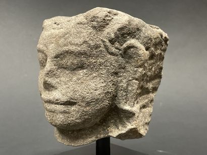 Head of Goddess Uma.
Stoneware sculpture....