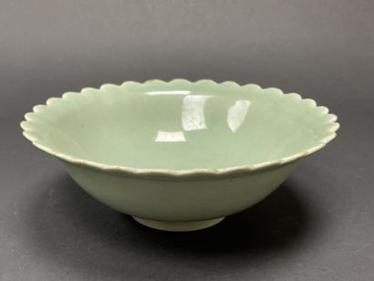 CHINA: Celadon porcelain bowl.
Qianlong stamp.
H:...