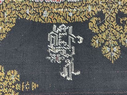 Antique wool cashmere.
160 x 350 cm.
Small...