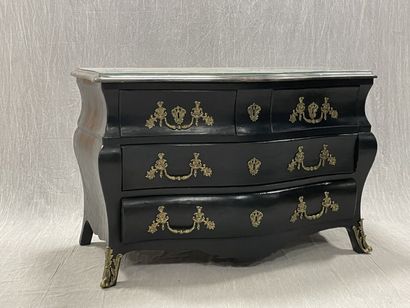 Chest of drawers, curved on all sides, opening...