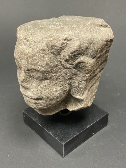 Head of Goddess Uma.
Stoneware sculpture....