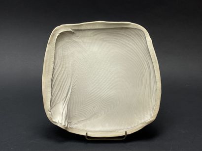 Wayne FISCHER (born 1953). 
Ceramic plate,...