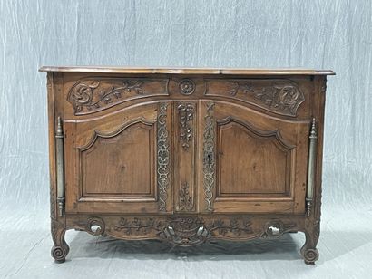 Provençal sideboard in carved and molded...