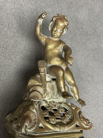 Wooden sconce with Martin varnish decoration...