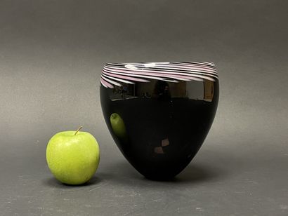 Annette MEECH [German] (b. 1948)
Glass vase....