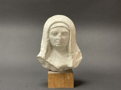 Bust of a nun.
17th century plaster cast...