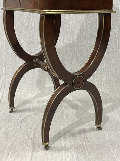 Mahogany veneered working table, underlined...