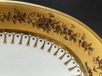 Sèvres: Porcelain navette bowl with gold...