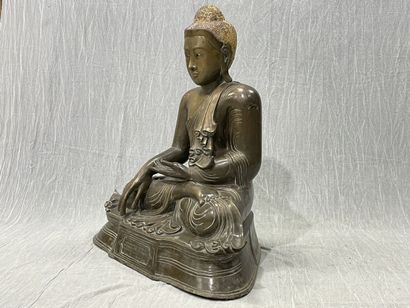 Very important Buddha seated in vajrasana,...