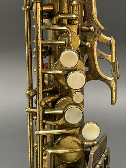 DOLNET in Paris. 
Saxophone. 
n° 31817
H....