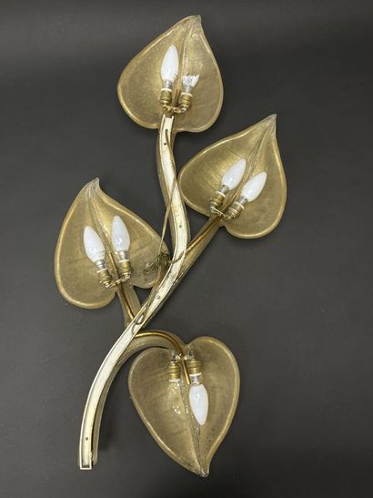 Grande applique à quatre lumières en bois...