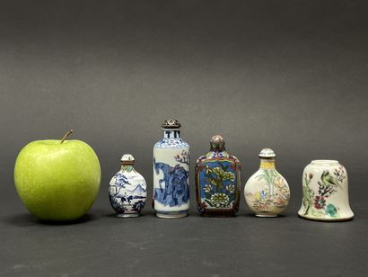 CHINA Set of four snuffboxes and an inkwell...