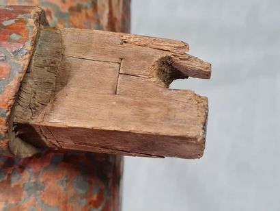 Lacquered wood cradle.
Burma XX°.
90 x 107...