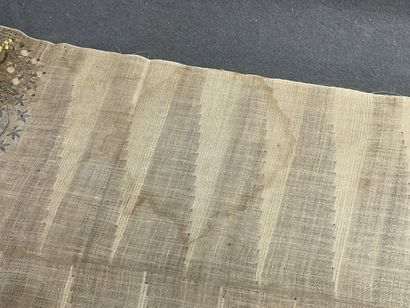 Hammam towel in linen with embroidered borders...