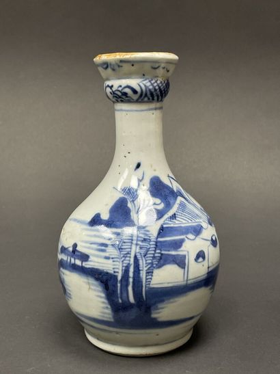 Pair of porcelain vases
Indochine for the...
