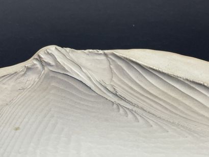 Wayne FISCHER (born 1953). 
Ceramic plate,...