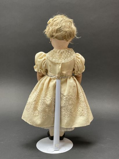 STEINER Beautiful closed-mouth doll, debossed...