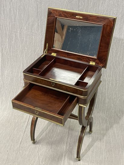 Mahogany veneered working table, underlined...