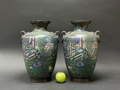 JAPON début XX°
Paire de grands vases en...