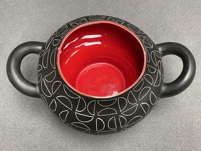 Jean DE LESPINASSE (1896-1979)
Two-handled...