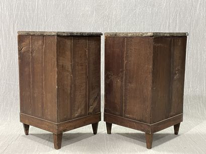 Pair of inlaid corners.
Louis XVI period...
