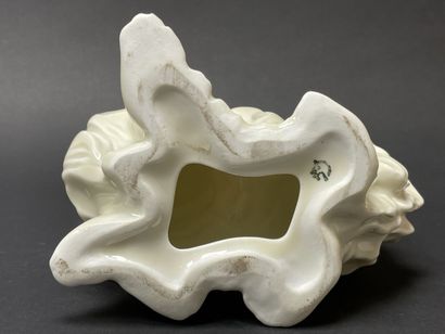 Compagnie des Arts Français. 
Chien Pékinois...