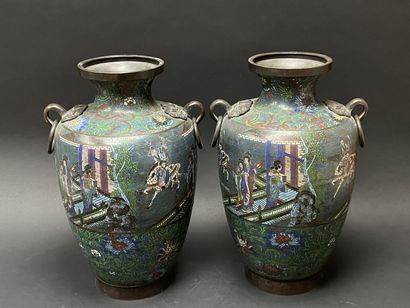 JAPON début XX°
Paire de grands vases en...
