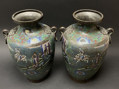 JAPON début XX°
Paire de grands vases en...
