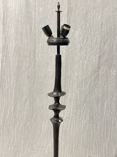 Objet Insolite, modèle Mancha.
Lampadaire...