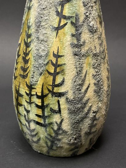 Georges CHASSIN (XX°)
Long vase en céramique...
