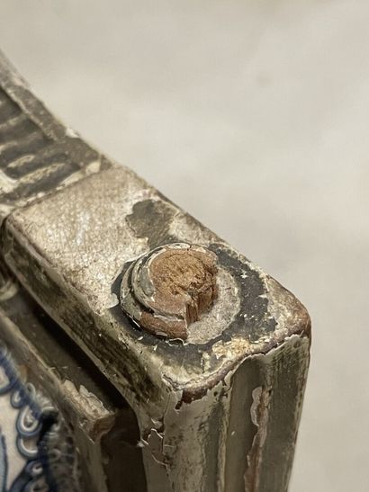 Paire de fauteuils cabriolets à dossier en...