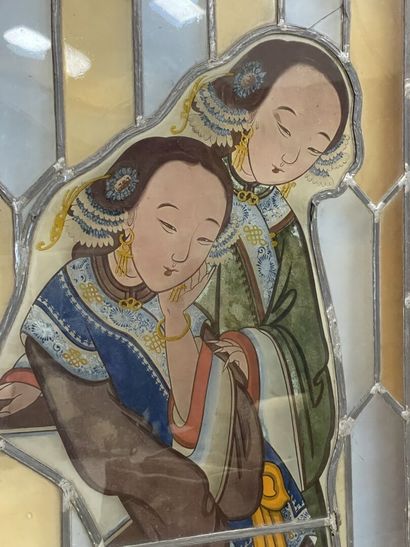Paire de vitraux à décor d'un couple chinois.
Fin...