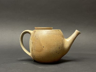 Robert DEBLANDER (1924-2010).
Théière en...
