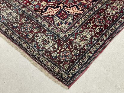 Tapis d'Orient Kechuan en laine.. 
220 x...