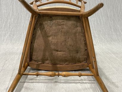 Suite de six chaises légères en bois blond,...