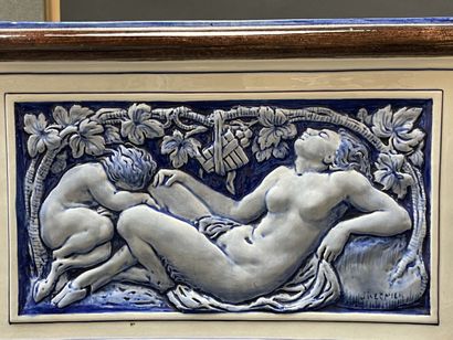 GIEN période 1866-1871
Très importante jardinière...