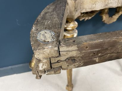 Console en bois sculpté et doré, plateau...