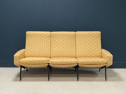 Pierre GUARICHE (1926-1995) attribué à 
Canapé...