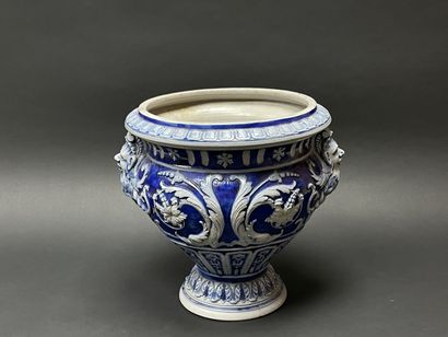 Grand cache pot en grès d'Alsace, 
Style...