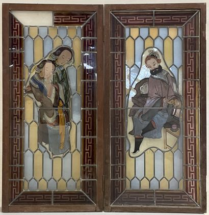 Paire de vitraux à décor d'un couple chinois.
Fin...