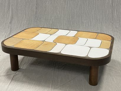 Roger CAPRON (1922-2006).
Table basse rectangulaire...