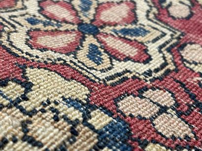 Tapis d'Orient Kechuan en laine.. 
220 x...